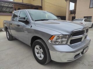 2023 Ram 1500 Quad Cab IV (DS/DJ), серебристый, 3900000 рублей, вид 3