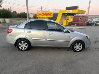 2010 Kia Rio II Рестайлинг, серый, 450000 рублей, вид 4