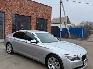 2011 BMW 7 серии 740d xDrive V (F01/F02/F04), серебристый, 2550000 рублей, вид 3