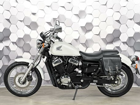 2010 Honda VT 750, белый, 577000 рублей, вид 4