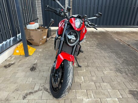 2022 Ducati Monster 937, красный, 980000 рублей, вид 4