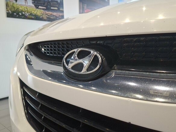 2012 Hyundai ix35 I, белый - вид 10