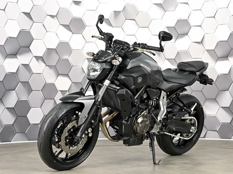 2014 Yamaha MT-07 (FZ-07), серый, 699000 рублей, вид 2