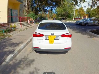 2016 Kia Cerato III Рестайлинг (Classic), белый, 1600000 рублей, вид 4