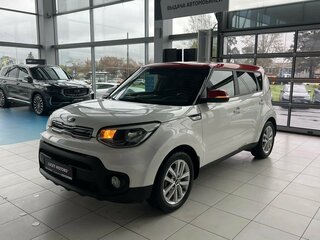 2019 Kia Soul II Рестайлинг, белый, 1595000 рублей, вид 3