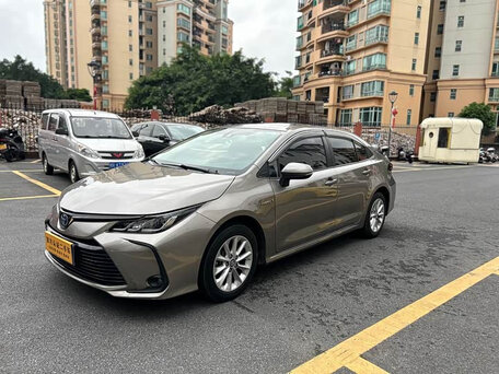 2022 Toyota Corolla XII (E210), бежевый, 1600000 рублей, вид 2