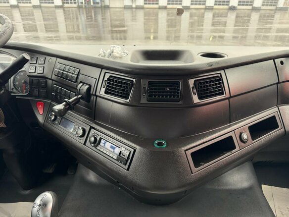 2023 IVECO-Hongyan 4x2, жёлтый, 3450000 рублей - вид 15