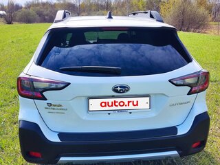 2025 Subaru Outback VI Рестайлинг, белый, 3000000 рублей, вид 5