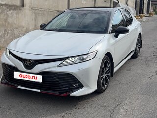 2020 Toyota Camry VIII (XV70), белый, 3000000 рублей, вид 1