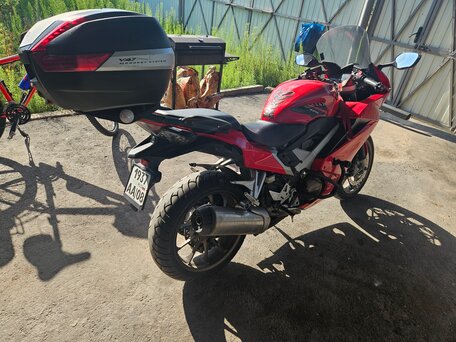 2014 Honda VFR 800, красный, 650000 рублей, вид 3