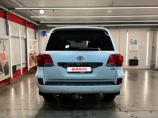 2012 Toyota Land Cruiser 200 Series Рестайлинг 1, белый, 3500000 рублей, вид 5