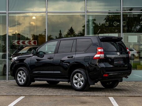 2015 Toyota Land Cruiser Prado 150 Series Рестайлинг 1, чёрный, 3495000 рублей, вид 4