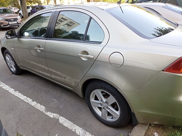 2008 Mitsubishi Lancer X, бежевый, 610000 рублей - вид 9