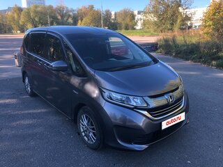 2017 Honda Freed+ II, серый, 1350000 рублей, вид 1