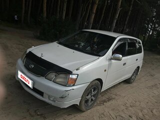 2001 Toyota Gaia, белый, 530000 рублей, вид 1