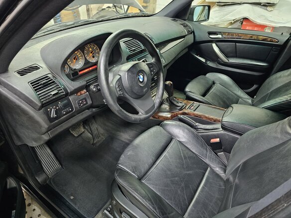 2001 BMW X5 4.4i I (E53), чёрный, 1700000 рублей - вид 5