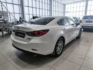 2017 Mazda 6 III (GJ) Рестайлинг, белый, 1995000 рублей, вид 5