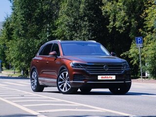 2020 Volkswagen Touareg III, красный, 7500000 рублей, вид 1