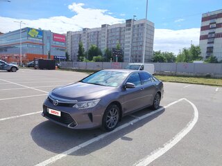 2015 Toyota Camry VII (XV50) Рестайлинг, серый, 1880000 рублей, вид 1