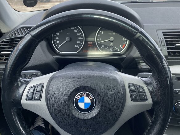 2006 BMW 1 серии 118i I (E81/E82/E87/E88), серебристый, 650000 рублей - вид 7