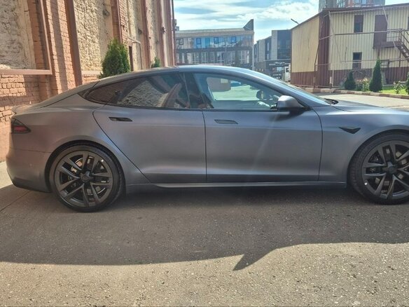 2022 Tesla Model S Plaid I Рестайлинг 2, серый, 9990000 рублей - вид 4