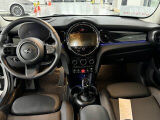 2023 Mini Hatch Cooper III (F55/F56) Рестайлинг 2, серебристый, 1718000 рублей, вид 5