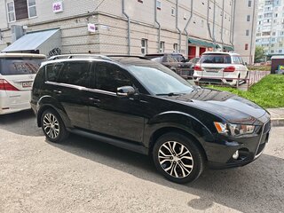 2012 Mitsubishi Outlander II Рестайлинг, чёрный, 1650000 рублей, вид 2