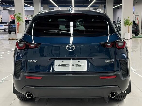2024 Mazda CX-50, чёрный, 4778432 рублей - вид 3