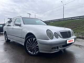 2000 Mercedes-Benz E-Класс 220 II (W210, S210) Рестайлинг, серебристый, 940000 рублей, вид 1