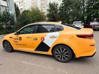 2019 Kia Optima IV Рестайлинг, жёлтый, 1150000 рублей, вид 4