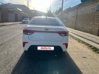 2018 Kia Rio IV, белый, 999999 рублей, вид 3