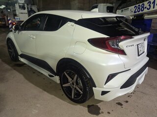 2018 Toyota C-HR I, белый, 2000000 рублей, вид 3