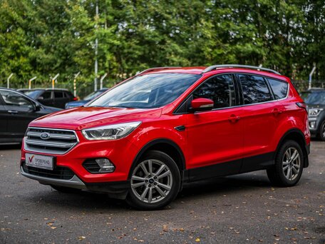 2017 Ford Kuga II Рестайлинг, красный, 1395000 рублей, вид 1