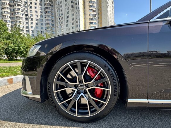 2021 Audi S8 IV (D5), коричневый, 10500000 рублей - вид 9