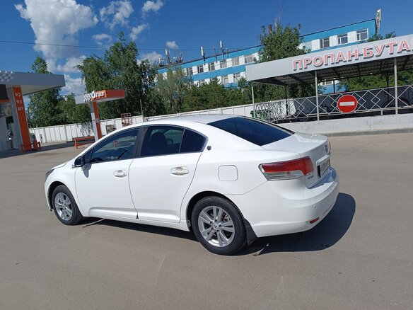 2010 Toyota Avensis III, белый, 1150000 рублей - вид 4