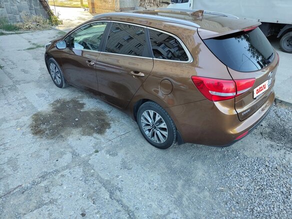 2017 Kia Ceed II Рестайлинг, коричневый, 1200000 рублей