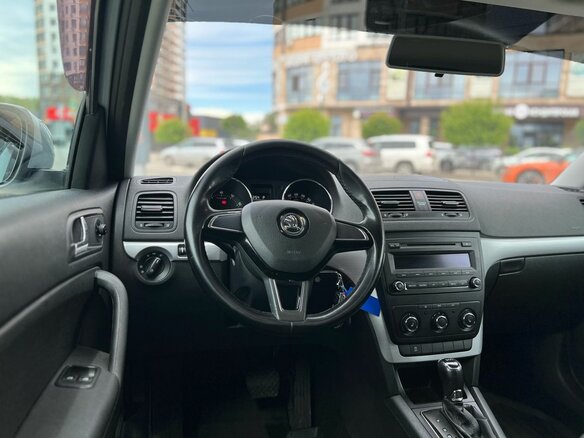 2014 Skoda Yeti I Рестайлинг, серебристый - вид 9