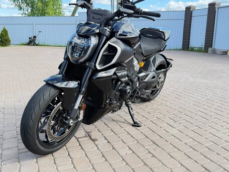 2024 Ducati Diavel V4, чёрный, 2599900 рублей, вид 3
