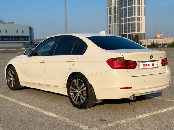 2013 BMW 3 серии 320i VI (F3x), белый, 1490000 рублей - вид 3