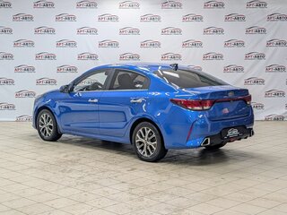 2021 Kia Rio IV Рестайлинг, синий, 1479000 рублей, вид 4