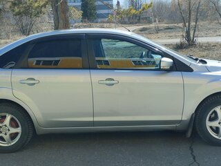 2009 Ford Focus II Рестайлинг, серебристый, 500000 рублей, вид 2