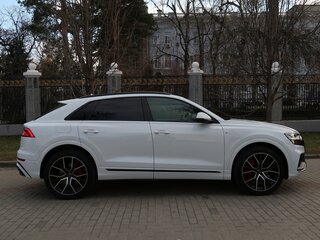 2021 Audi Q8 55 TFSI I (4M), белый, 9100000 рублей, вид 4