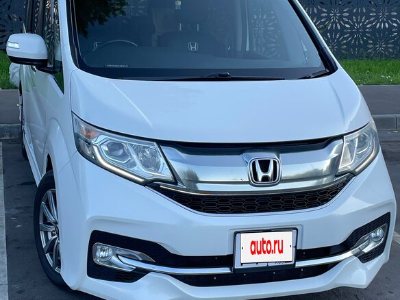 2016 Honda Stepwgn Spada V, белый, 1720000 рублей