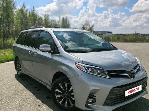 2019 Toyota Sienna III Рестайлинг 2, серый, 3695000 рублей