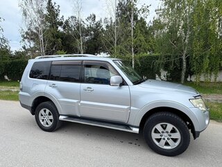 2007 Mitsubishi Pajero IV, серебристый, 1650000 рублей, вид 3
