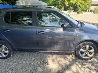 2010 Skoda Fabia II Рестайлинг, серый, 499000 рублей, вид 2