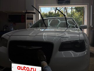 2015 Chrysler 300C II Рестайлинг, белый, 1600000 рублей, вид 1
