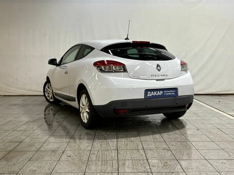 2011 Renault Megane III, белый, 560000 рублей, вид 4