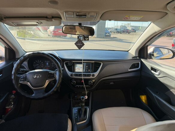 2017 Hyundai Solaris II, серебристый, 780000 рублей - вид 10