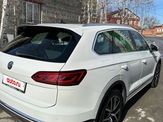 2019 Volkswagen Touareg III, белый, 5300000 рублей, вид 5